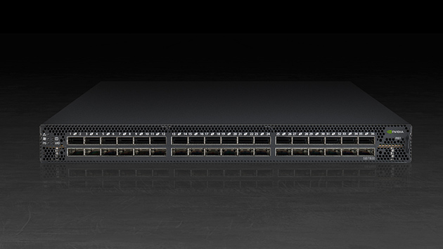 毎秒 100Gb の InfiniBand ルーター